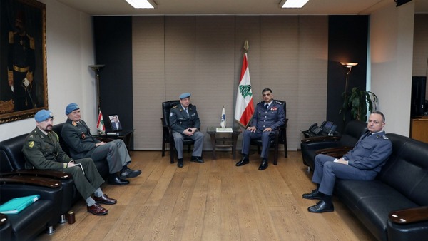 اللواء عثمان يستقبل رئيس مهمة البعثة الموحدة للسلطنة في لبنان اللواء عثمان يستقبل رئيس مهمة البعثة الموحدة للسلطنة في لبنان