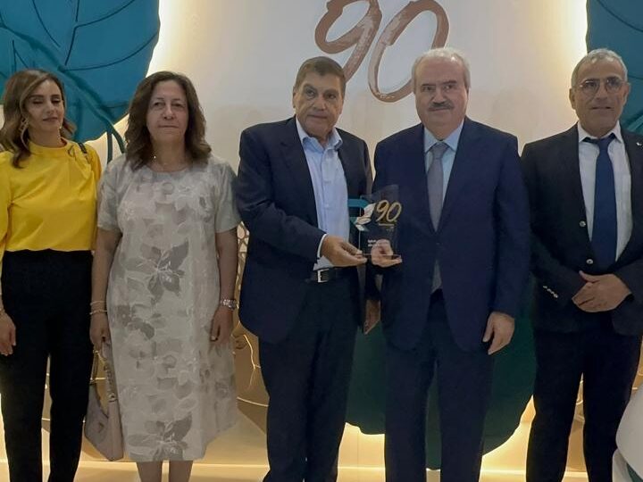 اشاد بتحوّلها “من مؤسسة كانت تخسر إلى مؤسسة رابحة تدرّ أموالاً على الخزينة” جابر تفقّد جناح “الريجي” في معرض “صُنع في لبنان”: أمام الصناعة اللبنانية اليوم فرصة ممتازة