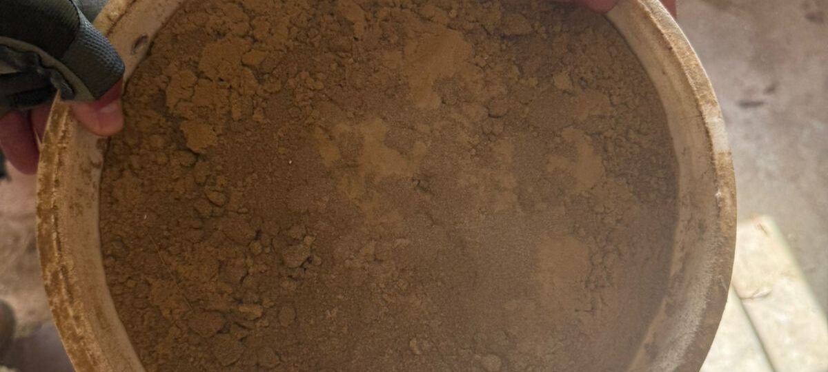 “الريجي” اكتشفت عمليات توضيب للحشيشة في مستودع داهمته بحثاً عن مصنوعات تبغية مهرّبة