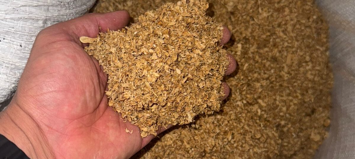 الريجي” ضبطت مصنوعات تبغية مهرّبة ومزوّرة نتيجة كمين لسيارة في الحدت ومداهمة في عكار